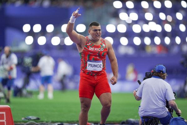 Uziel Muñoz avanza a la final olímpica de lanzamiento de bala en París 2024