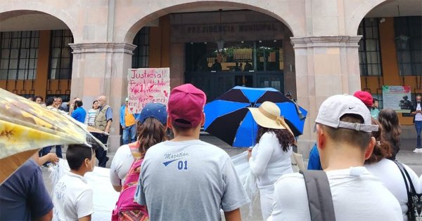 Protestan en Celaya contra el asesinato de Hijo del llanero Solititito; exigen un alto a la violencia 