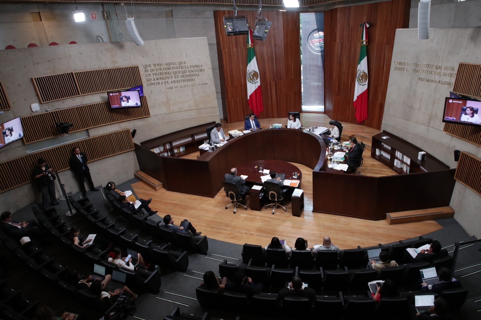 Frena Tribunal sentencia contra AMLO por 36 de sus mañaneras