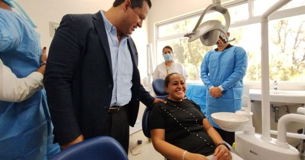 Diego Sinhue pide a Libia García “no entregar el sistema de salud” en Guanajuato 