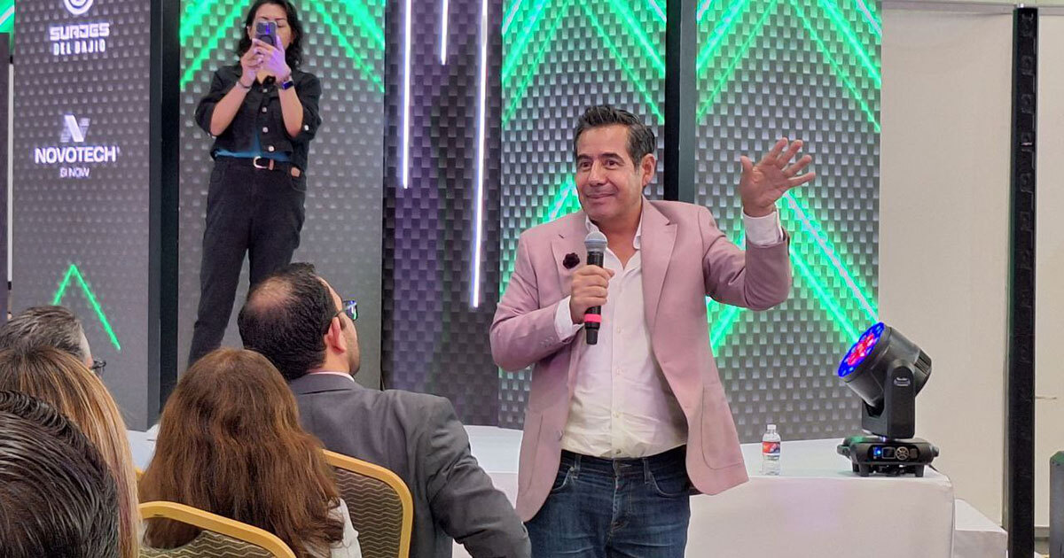 Yordi Rosado motiva a empresarios y estudiantes en el Foro de Proveeduría Automotriz en León