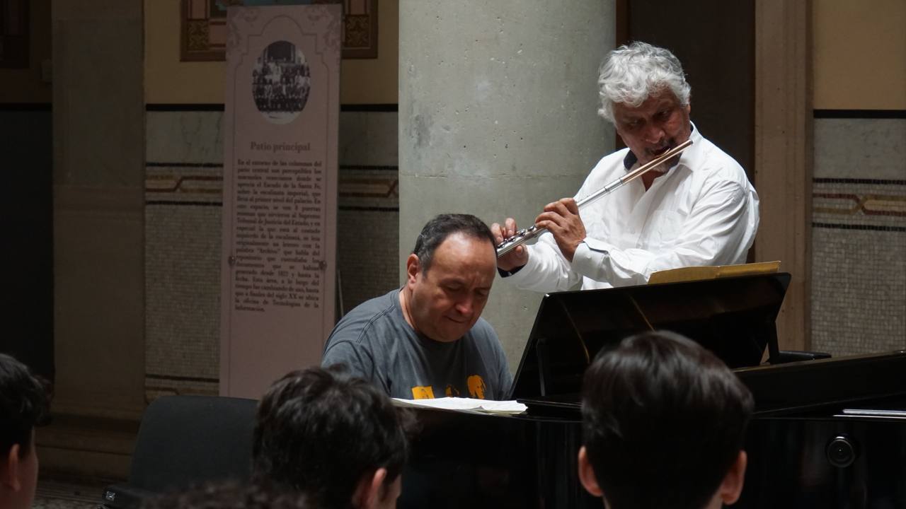 Cuauhtémoc Trejo y Jorge Preza deleitan en el Museo Palacio de los Poderes con concierto 