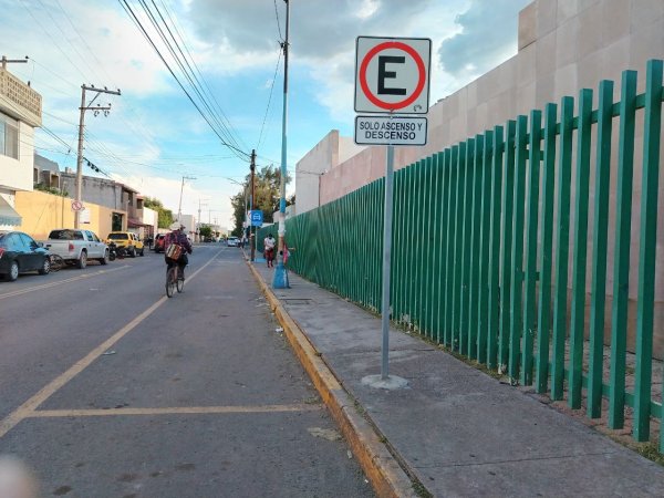 Taxistas sufren asaltos en la zona del IMSS de Salamanca; suman al menos cinco robos al mes 