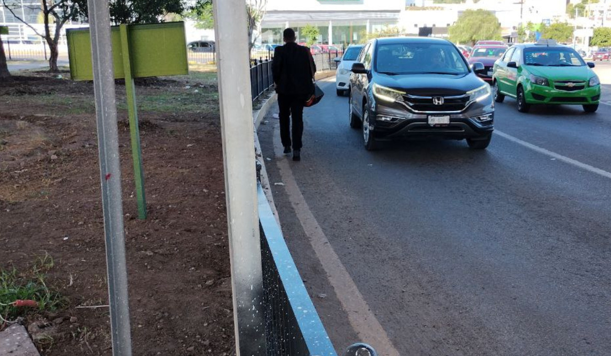 Obras de remodelación en la glorieta Santa Fe de Guanajuato ponen en riesgo a peatones