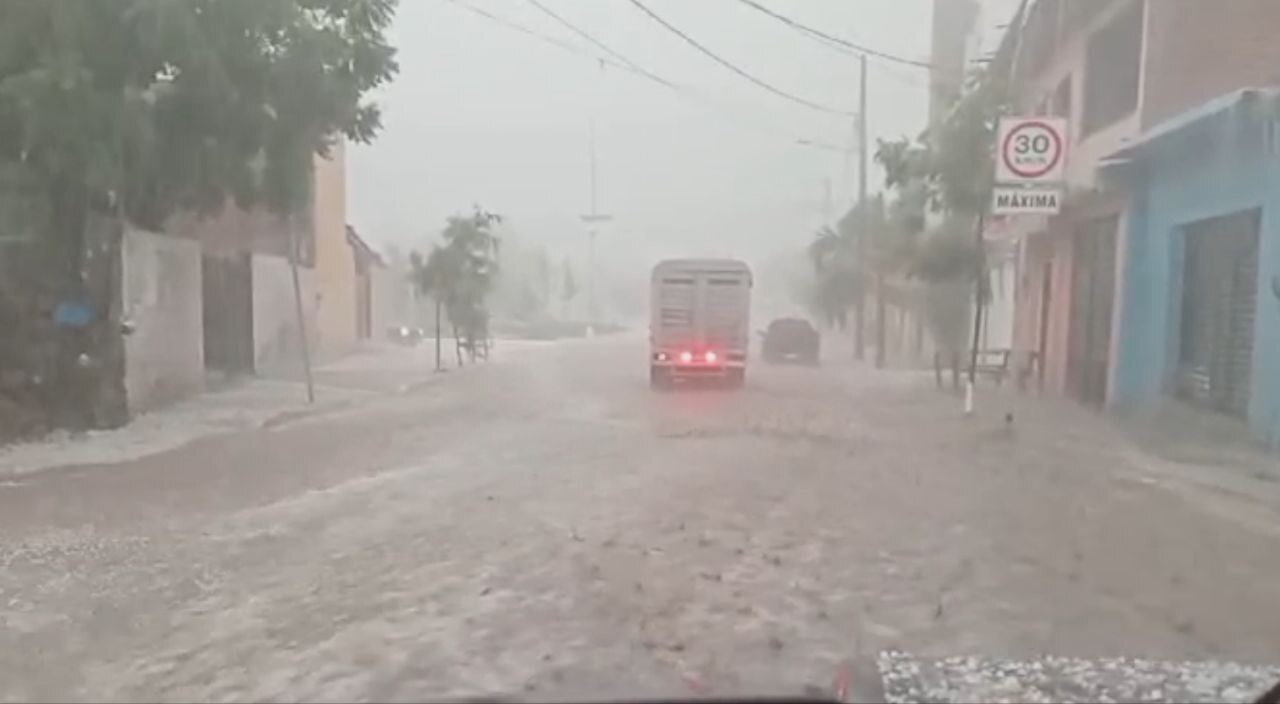 Lluvia intensa con granizo daña cultivos y viviendas en Cuchicuato en Irapuato; vecinos urgen apoyo 