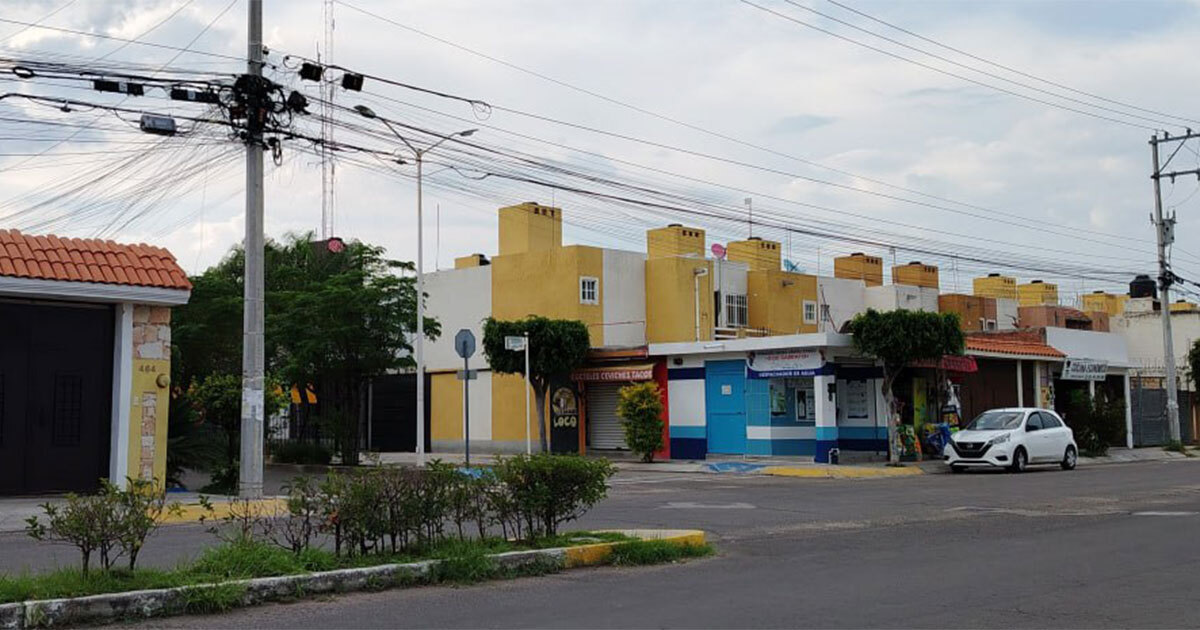 Vecinos de Los Olivos en Celaya capturan a presunto ladrón; GN lo salva de ser linchado 