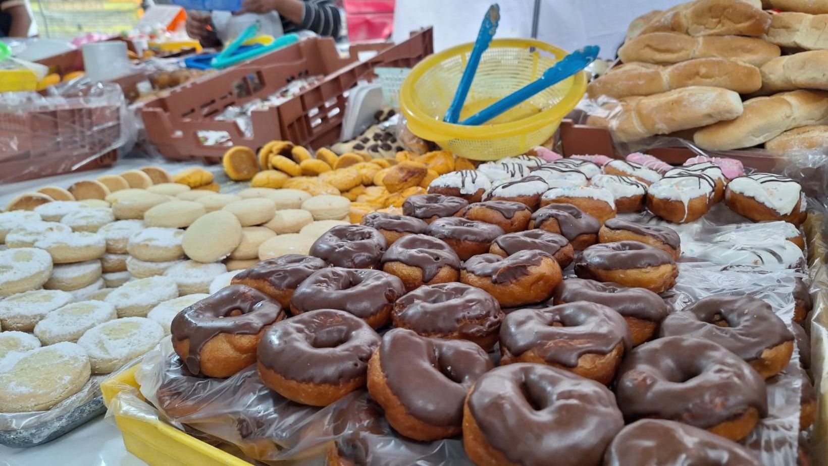 Fiesta de los Panecitos en León reúne a cientos de devotos y comerciantes