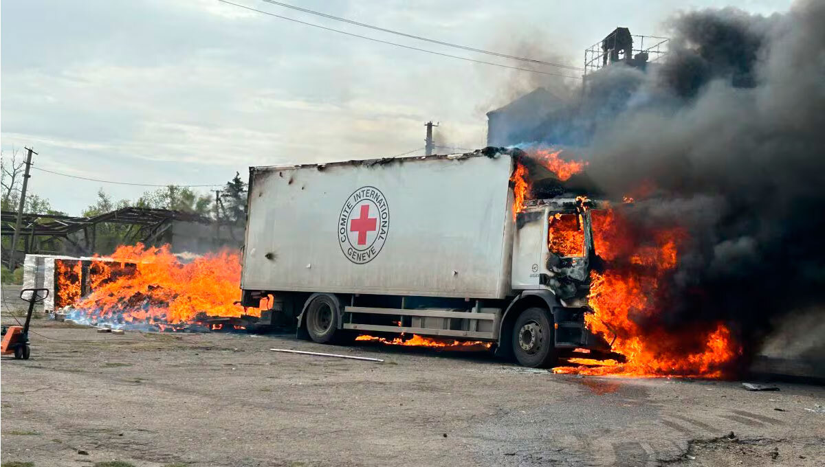 Ataque ruso a convoy de la Cruz Roja deja tres muertos y dos heridos en Ucrania