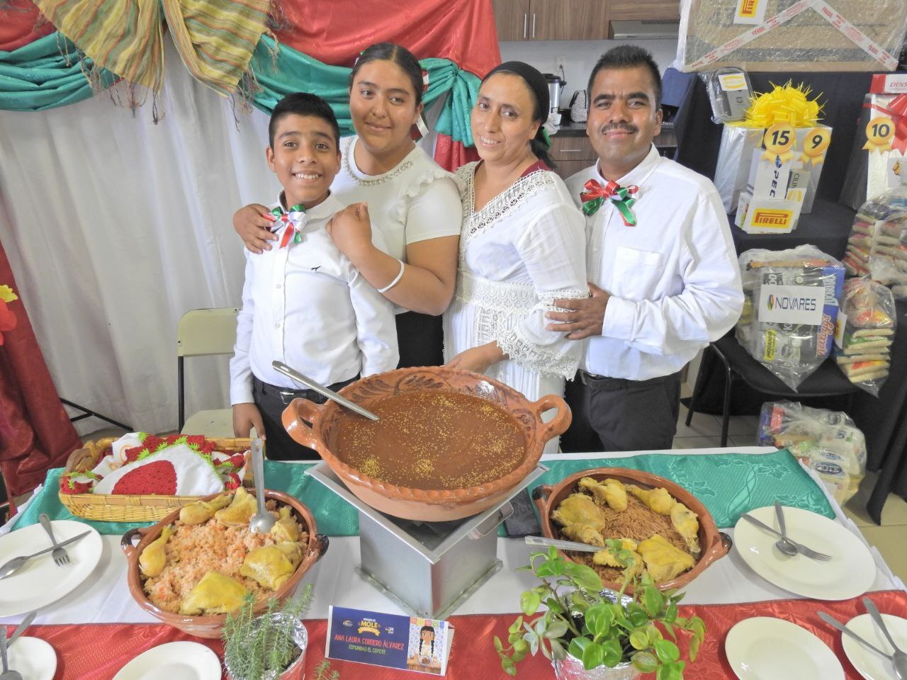 María Guadalupe Estrada gana el primer lugar del Concurso de Mole Tradicional 2024 en Silao