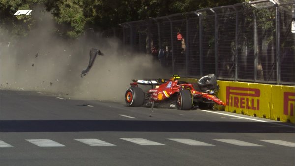 Video | Checo Pérez queda fuera del podio en Bakú tras choque con Carlos Sainz