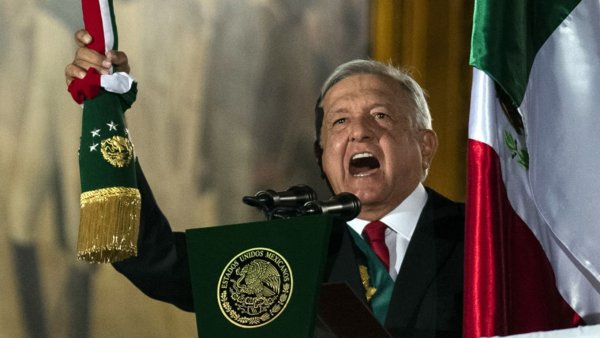 ¿Qué dedicatorias incluyó AMLO en su último Grito de Independencia? 