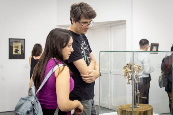 Artistas muestran su talento en la I Bienal Local de Arte Joven en León 