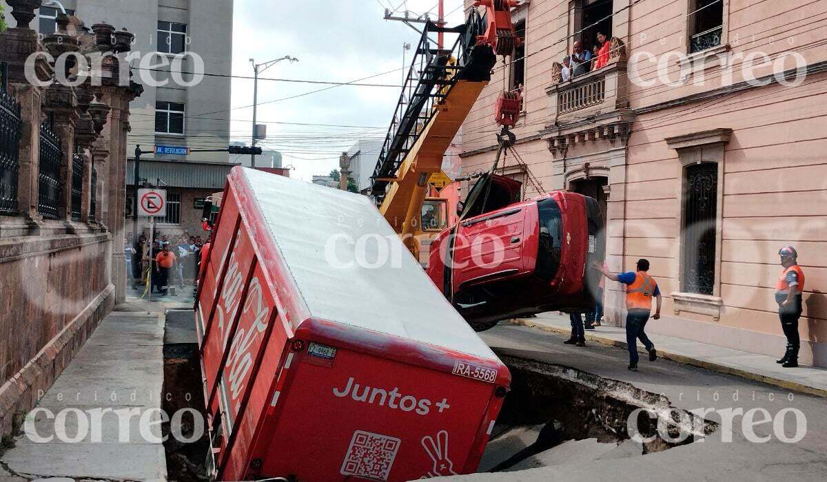 Gobierno de Irapuato debe pagar a víctimas de enorme socavón por daños