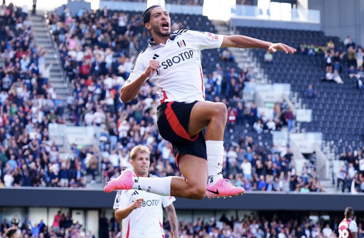 Raúl Jiménez anota y lidera la victoria del Fulham sobre el Newcastle