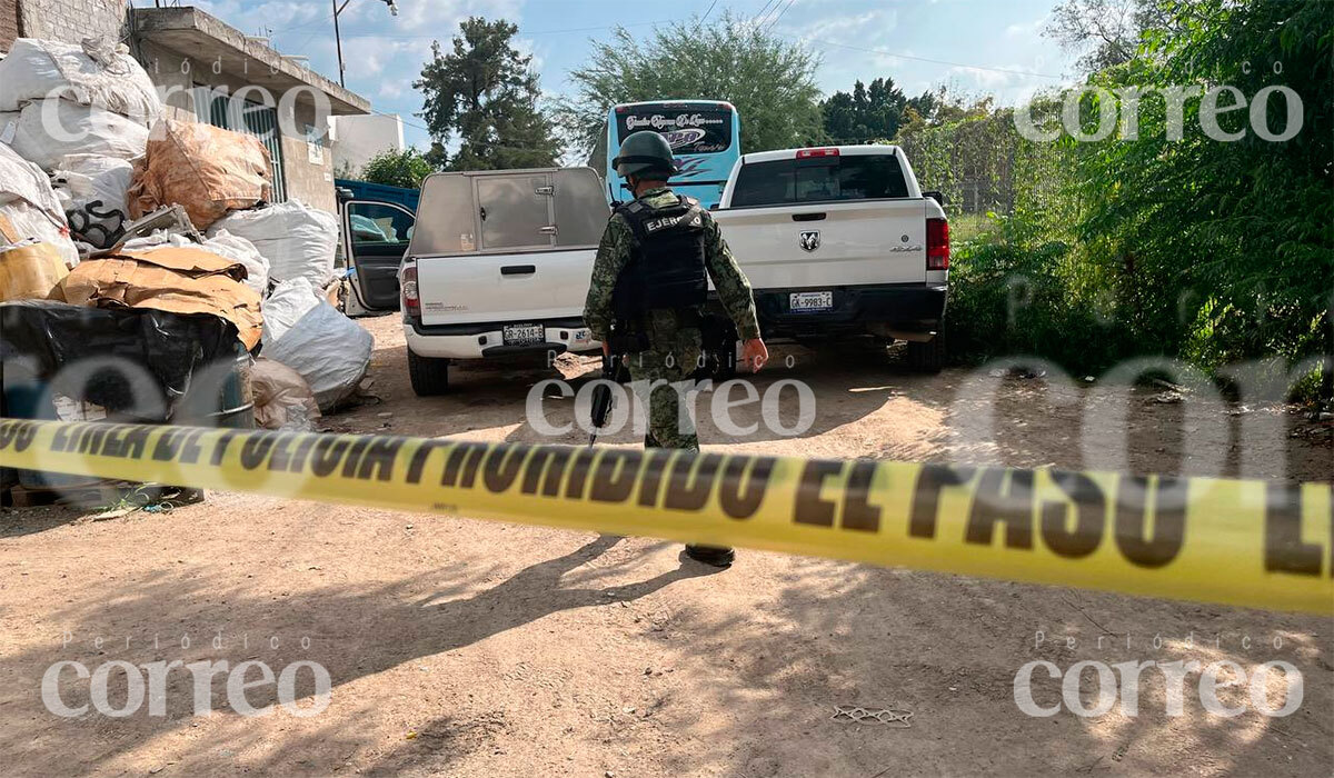 Criminales matan a niño y a adulto en taller mecánico de León; dejan una mujer herida