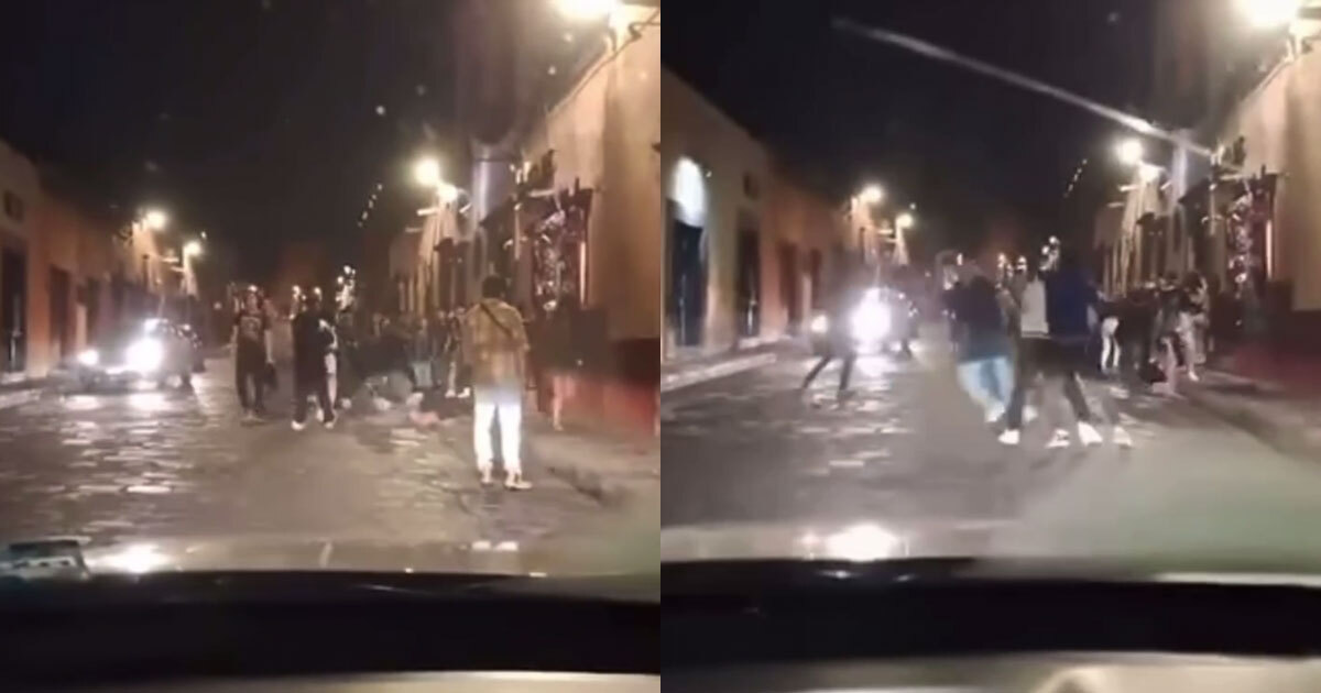 Video | Captan riña entre una docena de jóvenes en el bar ‘La Cucaracha’ de San Miguel de Allende