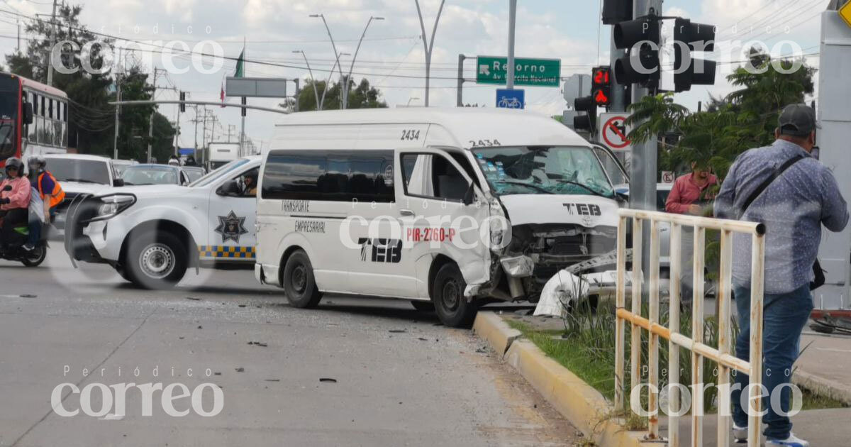 De milagro, conductor se salva tras aparatoso choque en el bulevar Solidaridad de Irapuato 