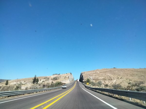 Fallas geológicas, lluvias y sismos cuartean carreteras en San Felipe