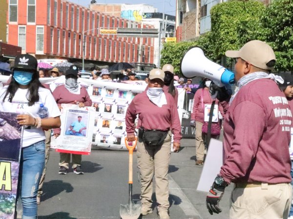 Crisis forense, omisiones e impunidad reprochan familias de desaparecidos de Guanajuato y México