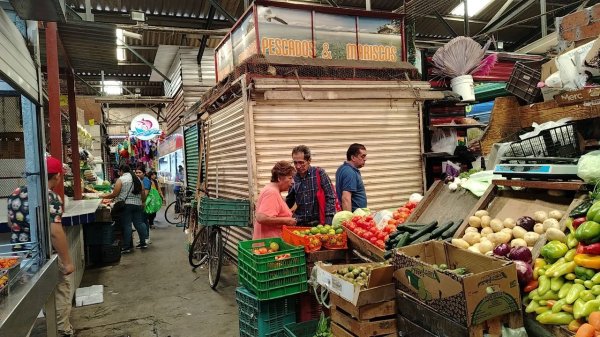 Comerciantes de Celaya y Salamanca pierden clientes por violencia y homicidios