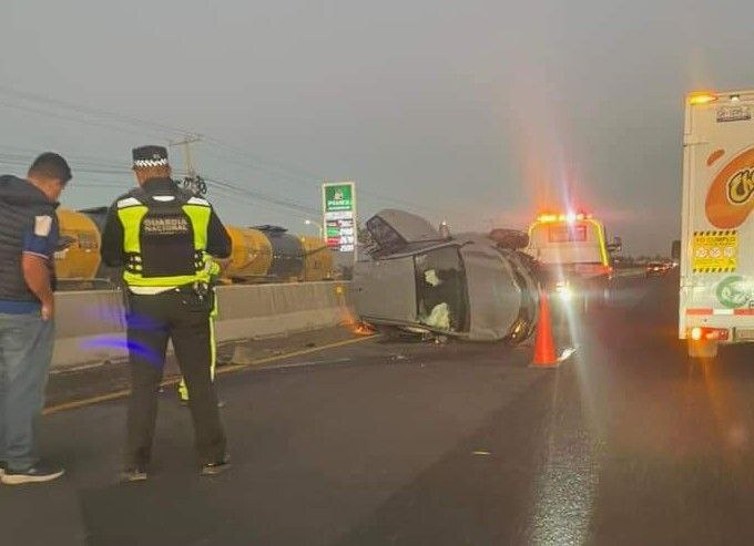 Accidente en la carretera Irapuato - Salamanca deja a un conductor y sus acompañantes lesionados 