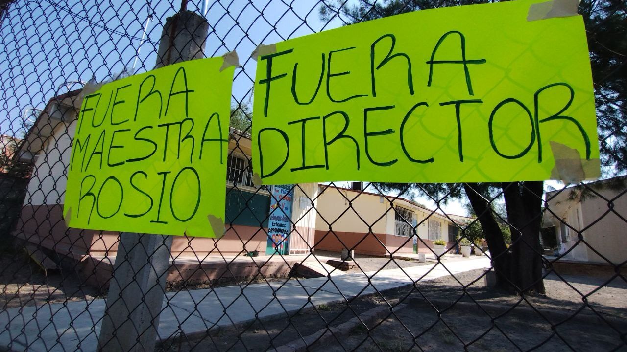 Padres de familia protestan por maltrato a alumnos en primaria de Abasolo, ¿qué paso?