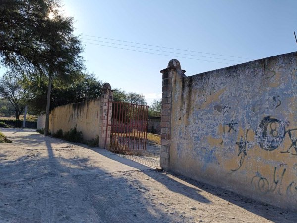 Colapso de fosa séptica en primaria de San Miguel deja a alumnos sin clases presenciales por un mes