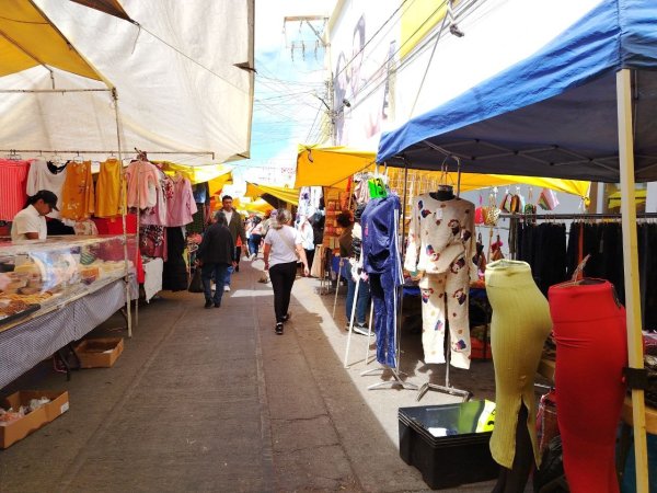 Ventas en línea afectan a comerciantes del Tianguis Solidaridad en Salamanca