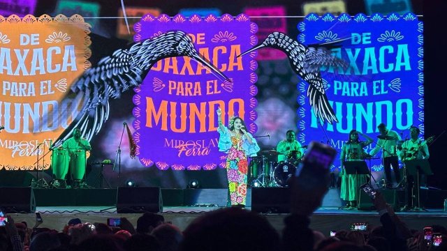 Miroslava Ferra enciende Cervantino con explosión oaxaqueña de colores