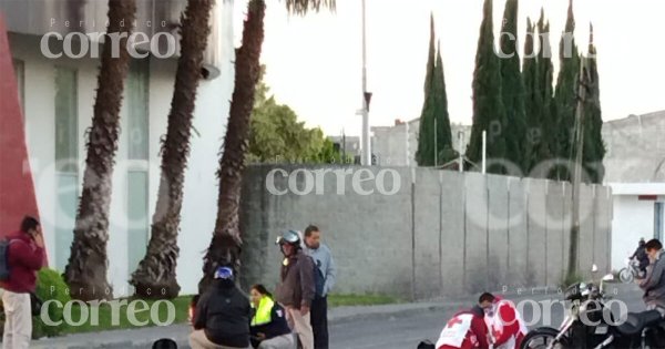 Choque en el bulevar Faja de Oro en Salamanca deja a dos motociclistas heridos