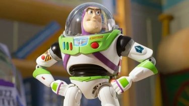 ¿Vale 12 mil pesos la nueva figura robótica de Buzz Lightyear?