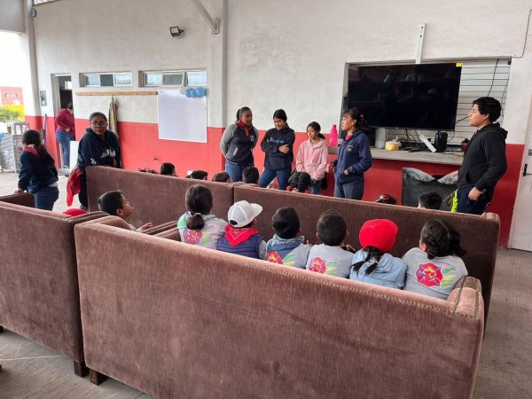 Con actividades, bomberos de SMA alejan a niños y jóvenes de las adicciones  