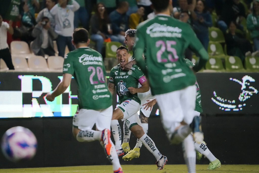 ¡León aplasta a Querétaro con una lluvia de goles y mantiene vivo el sueño de liguilla!