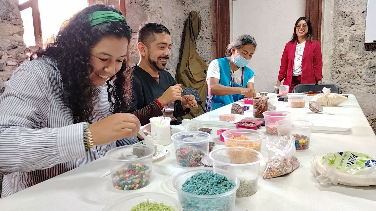 Lucy Laboratorio Móvil promueve ciencia para niños con calaveritas de amaranto en Irapuato