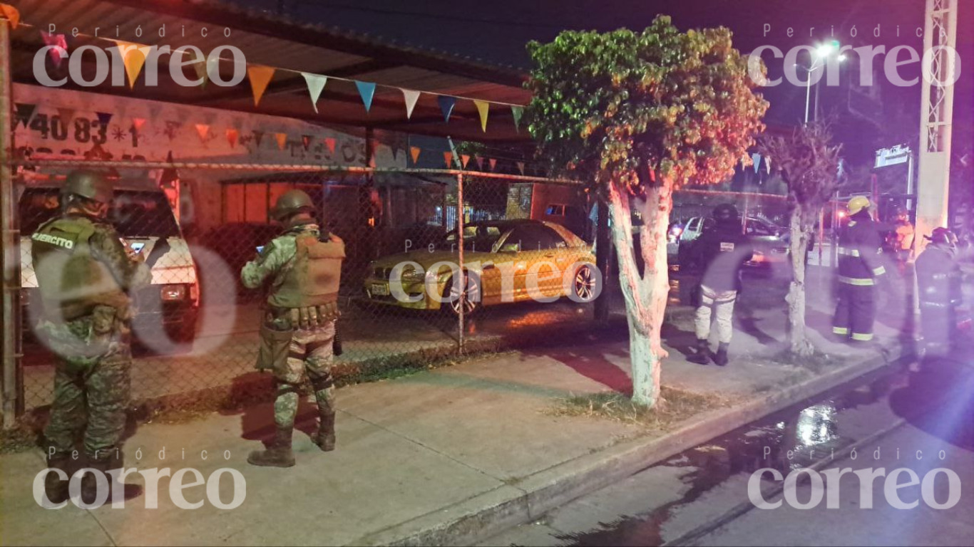 Hombres lanzan artefactos explosivos a lote de vehículos usados en Irapuato 