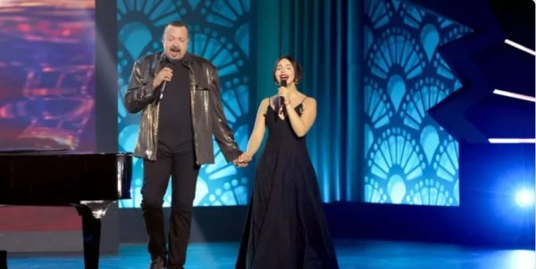 Pepe Aguilar defiende a su hija de las revelaciones de Cazzu ¿qué dijo?