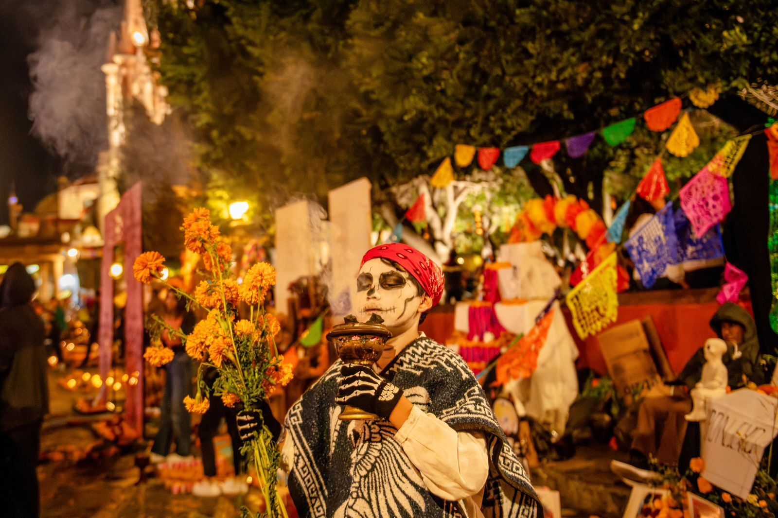 Con la tradición en la piel, celebran en San Miguel de Allende el tradicional desfile de catrinas