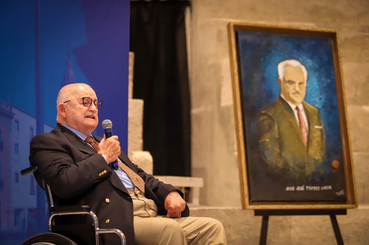 Donan colección de retratos históricos a la ciudad de León, ¿dónde puedes verlos? 