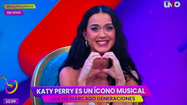 ¿Qué hacia Katy Perry en 'Venga la Alegría'? Desata memes en redes sociales 