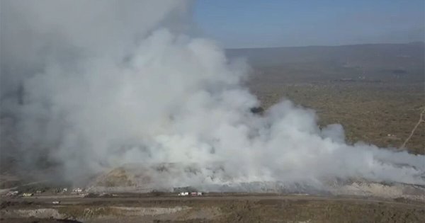 Así avanza el combate del incendio en el tiradero municipal de San Luis de la Paz