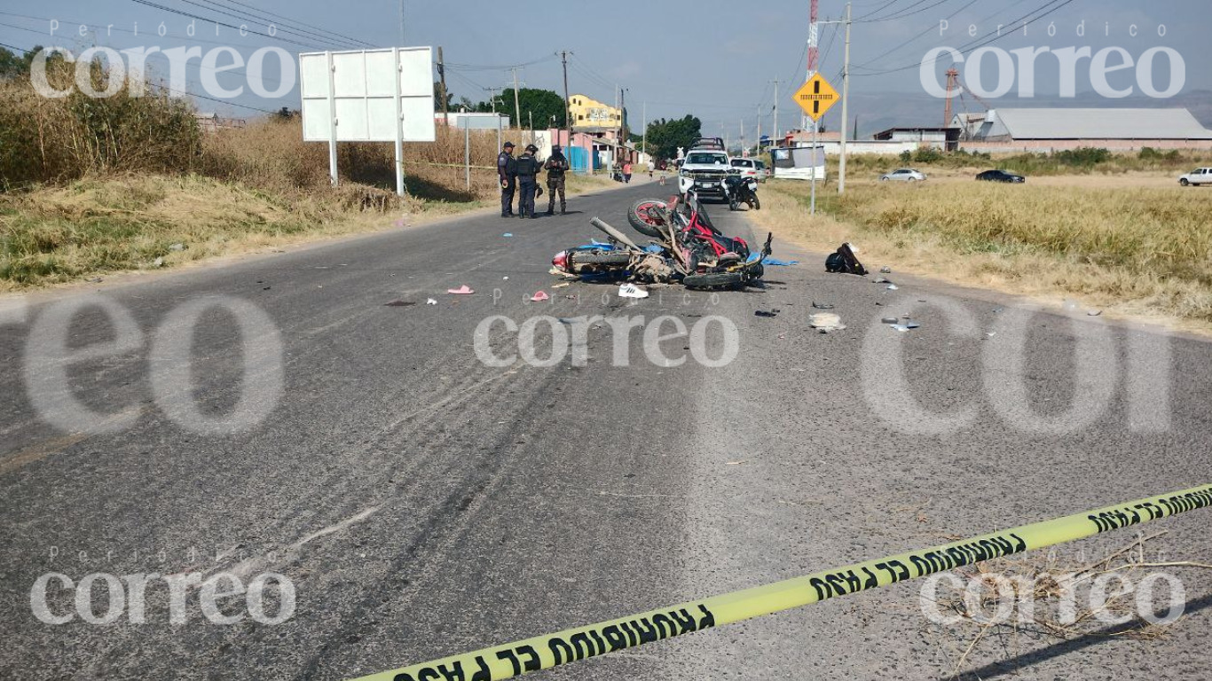 Choque deja a dos heridos y una persona sin vida en la carretera Pénjamo-Pastor Ortíz