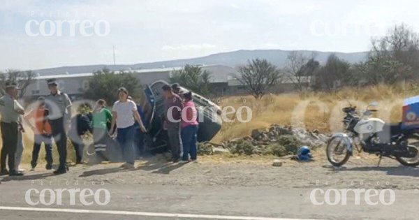 Volcadura en Apaseo el Alto deja dos personas sin vida y otra gravemente herida