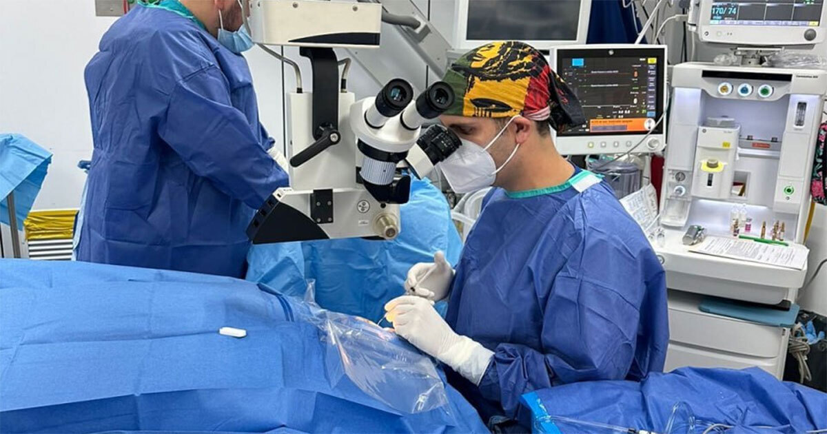 Inhabilita ISSSTE a médico por vender lentes intraoculares en León 