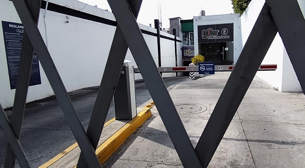 ¿Estacionamiento del Parque Morelos en Celaya está en malas condiciones? Autoridades se contradicen 