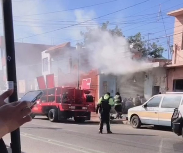 En Celaya se incendia taller de reparación de chapas y elevadores en el Barrio de San Antonio ¿qué sucedió? 