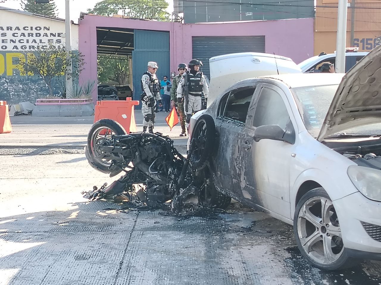 Accidente en la Avenida Constituyentes deja un lesionado y graves daños materiales