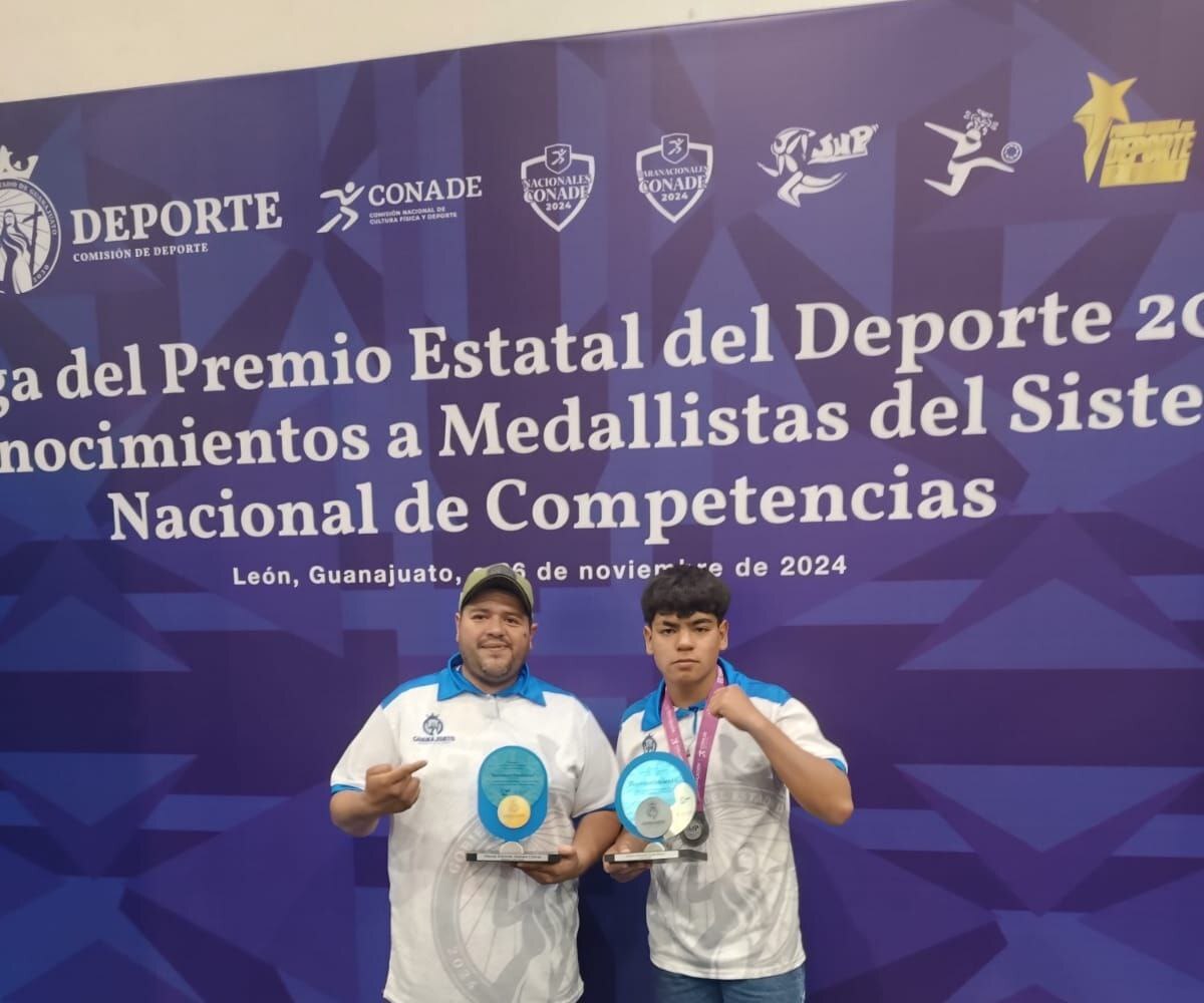 Javier Pardo recibe reconocimiento estatal por su medalla de plata en los Juegos Populares Conade