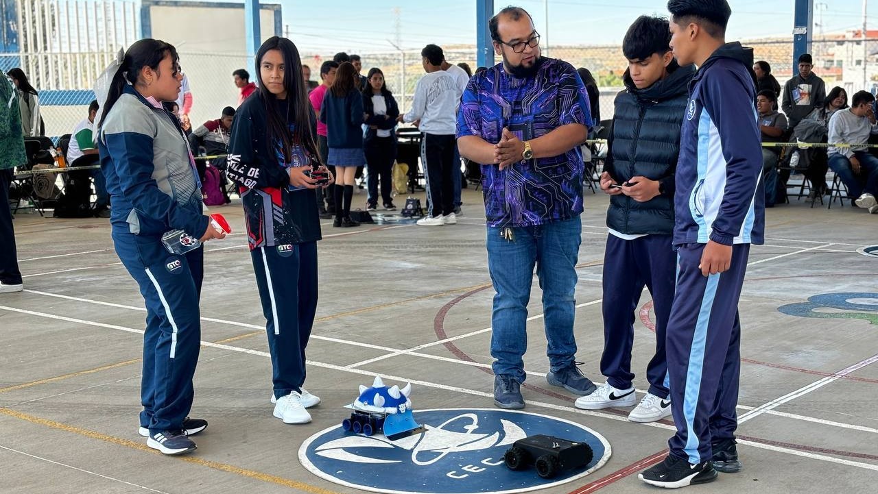 Celebran Robot SUMO 2024 en el CECyTE Guanajuato