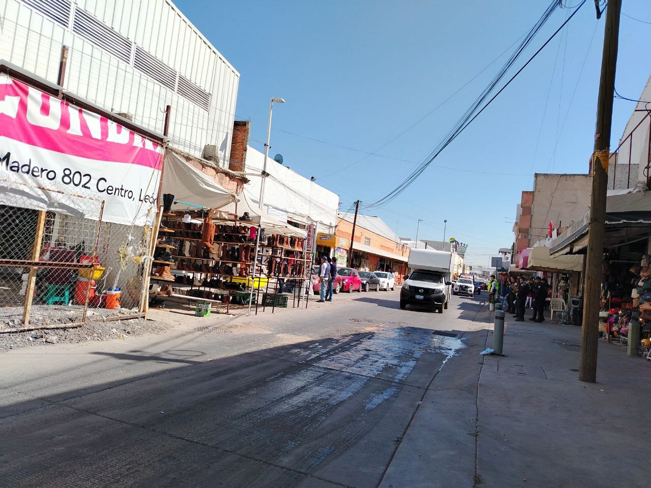 Comerciantes de Zona Piel se resisten a operativos para liberar vialidades