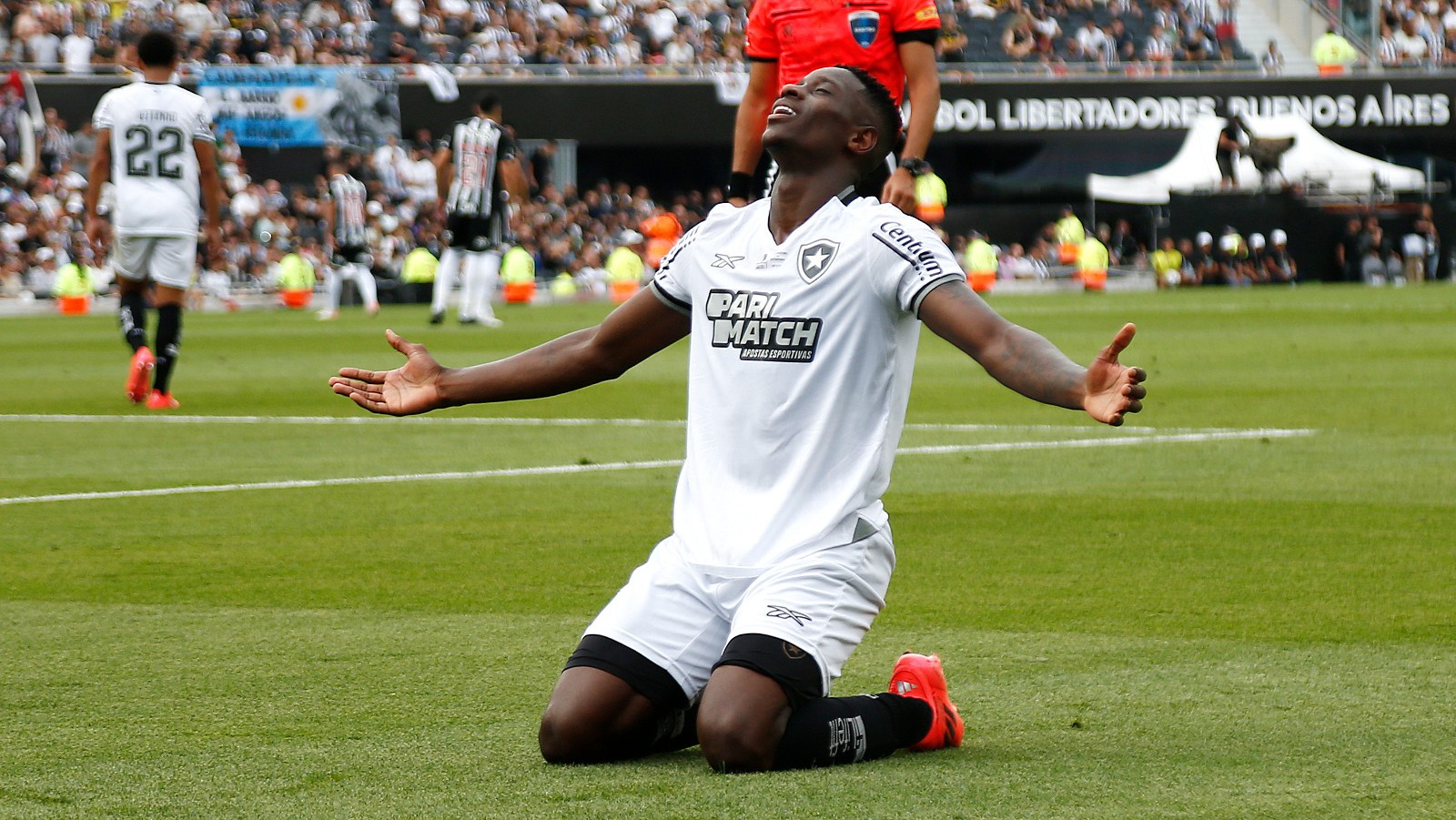 Botafogo campeón al vencer 3-1 a Atlético Mineiro y conquista su primera Copa Libertadores